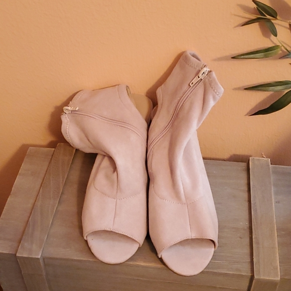 Shoes - Peep Toe Sandals